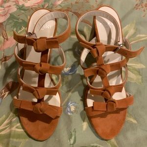 ANAKI PARIS block heels . Super cute for fall 🍂